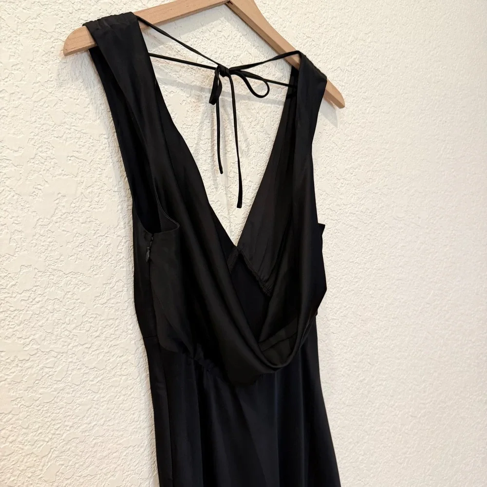 Abercrombie & Fitch Black‎ Satin Cowl Back Maxi Dress V-Neck Size MT Romantic